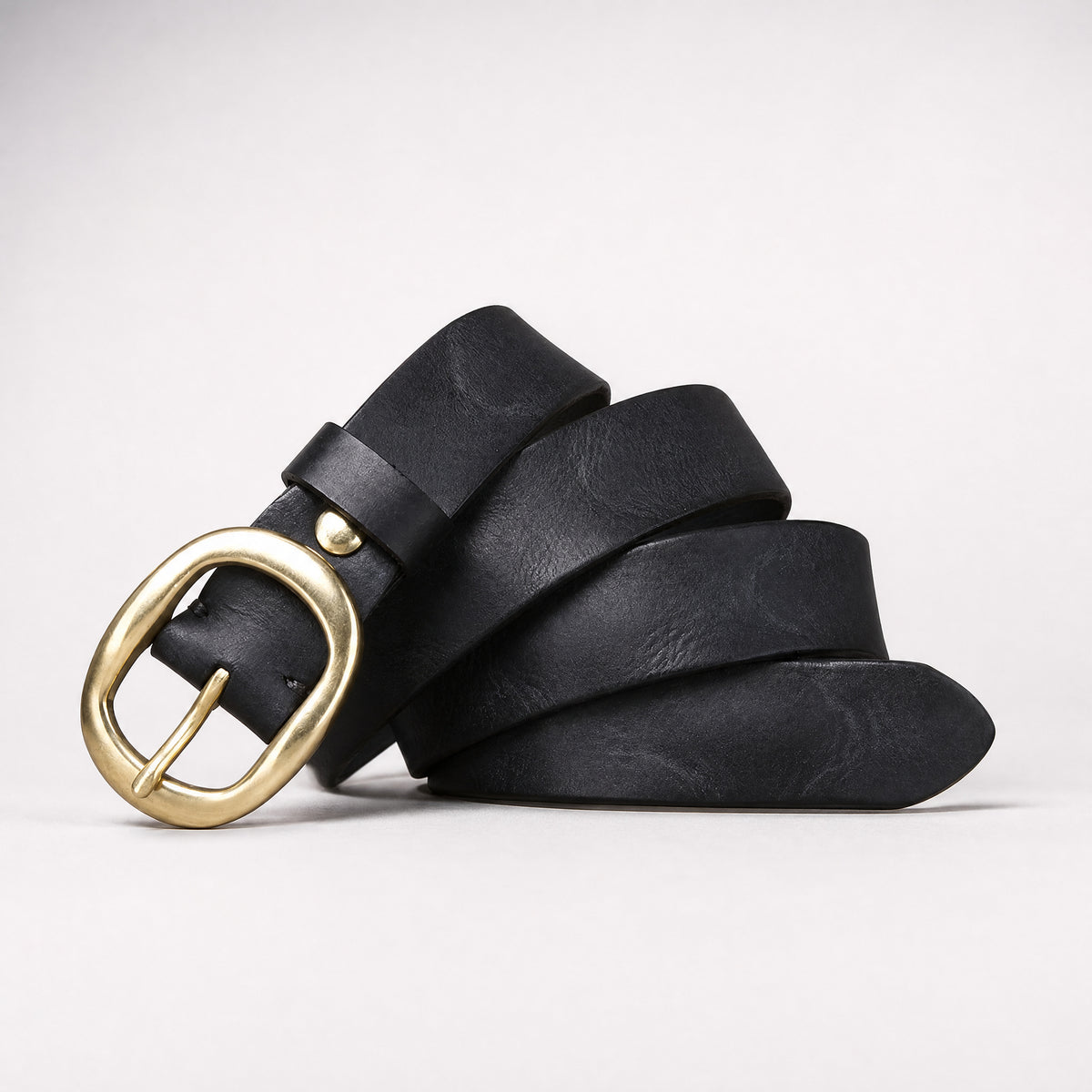 Albany Slim Full-Grain Leather Belt in Black