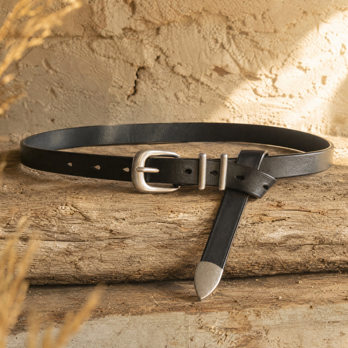 Gonzales Slim Full-Grain Leather Belt in Black