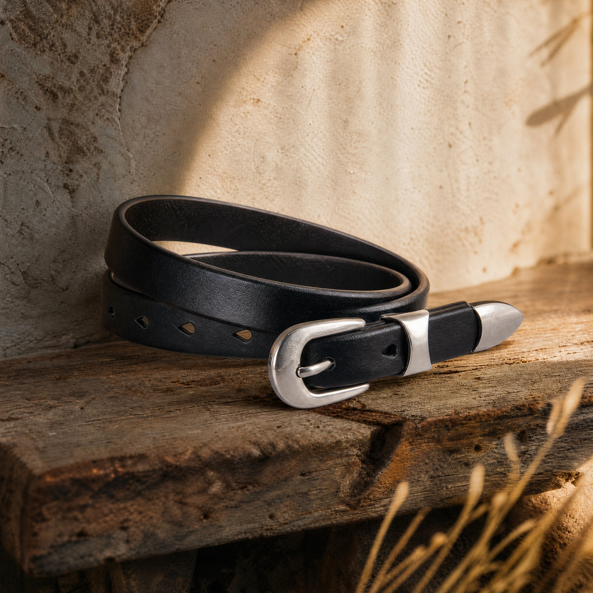 Shackelford Slim Full-Grain Leather Belt in Black