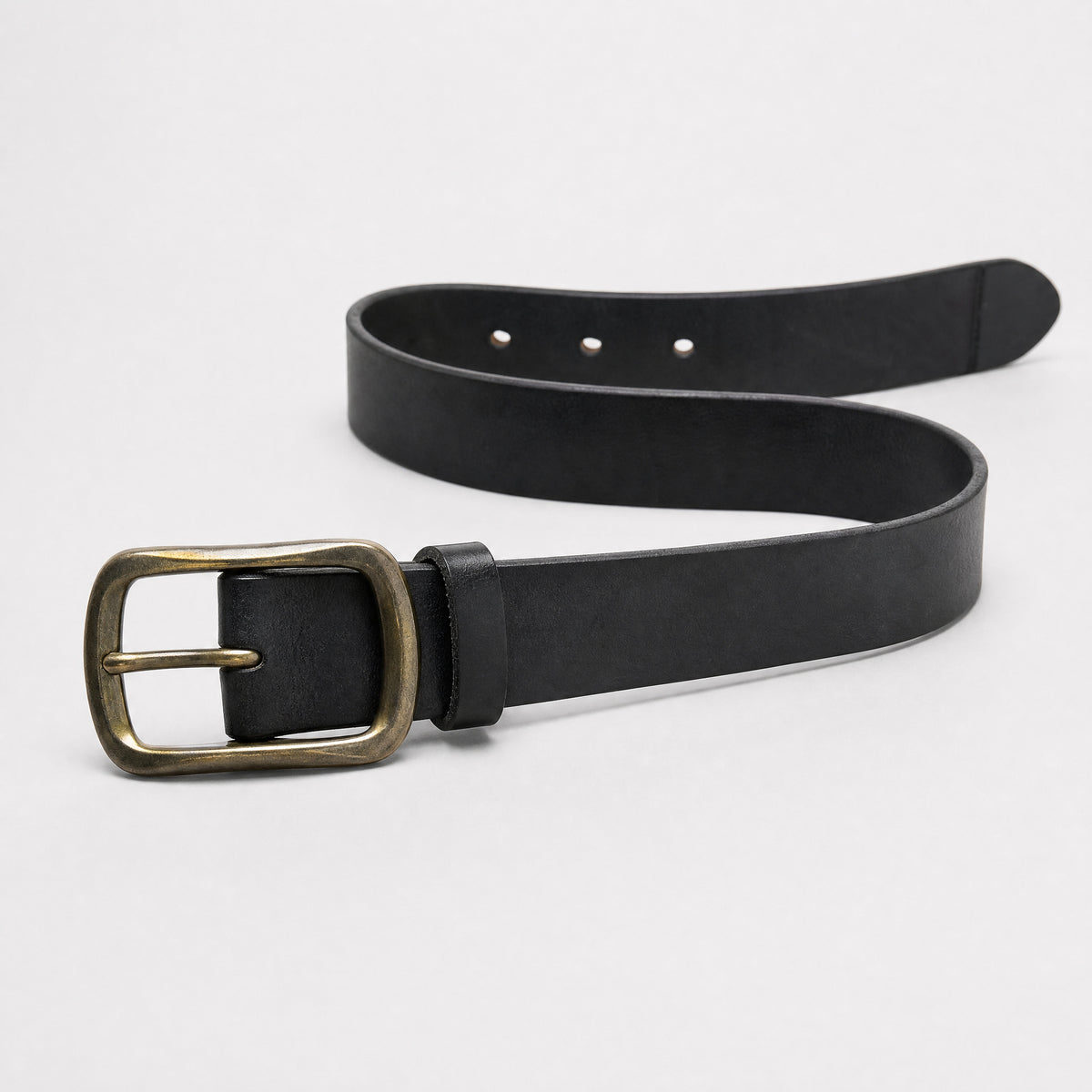 Snyder Full-Grain Leather Belt in Black