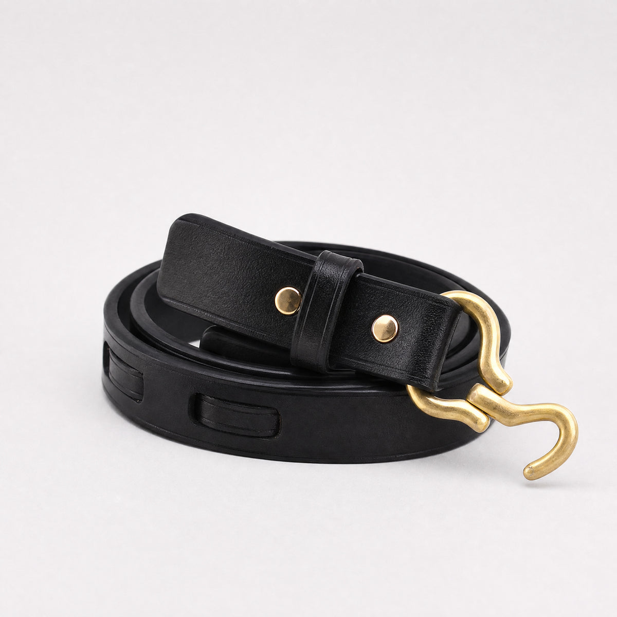 Strawn Slim Full-Grain Leather Belt in Black